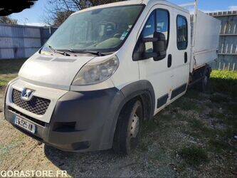 2013-peugeot-boxer-1402608-44812605