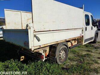 2013-peugeot-boxer-1402608-44812606