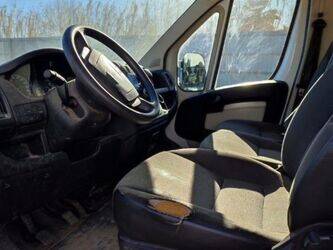 2013-peugeot-boxer-1402608-44812607