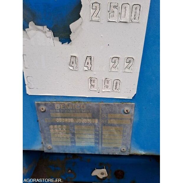 ديميكو-44812912