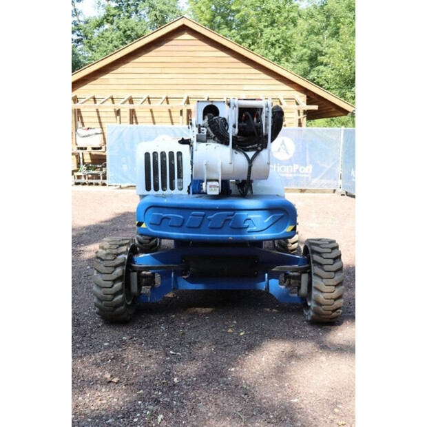 2010 نيفتيليفت HR21D-44813792