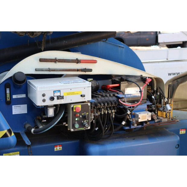 2010 نيفتيليفت HR21D-44813818