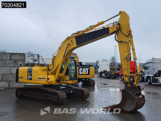 2012-komatsu-pc210lc-10-44814083