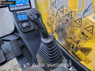 2012-komatsu-pc210lc-10-44814107