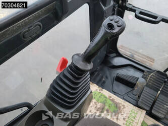 2012-komatsu-pc210lc-10-44814111