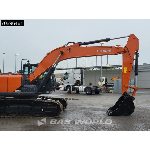 2025 Hitachi ZX220LC-5G-44815658