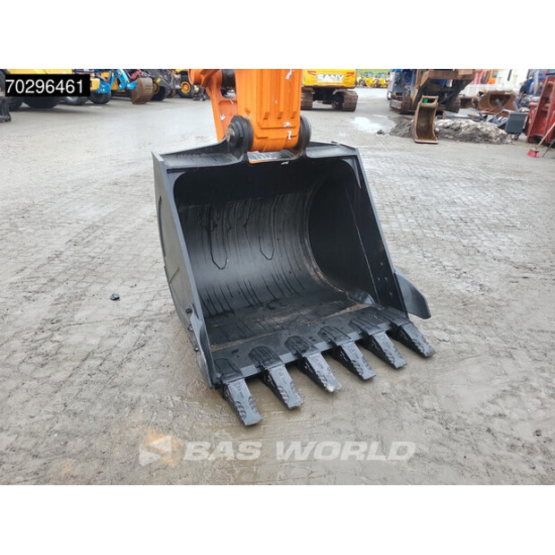 2025 Hitachi ZX220LC-5G-44815662