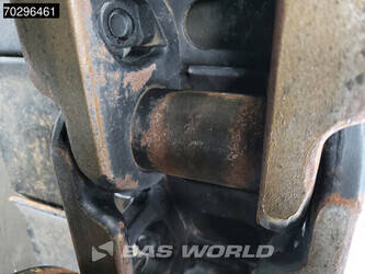 2025-hitachi-zx220lc-5g-1402672-44815670