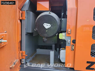 2025-hitachi-zx220lc-5g-1402672-44815672