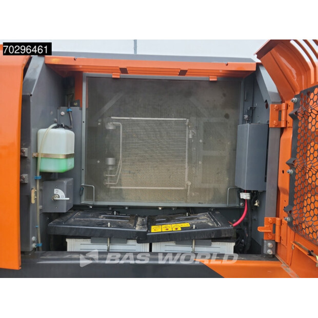 2025 Hitachi ZX220LC-5G-44815673