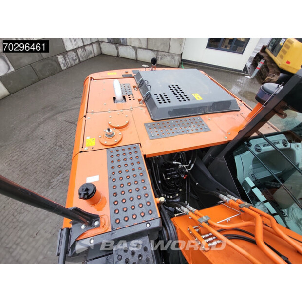 2025 Hitachi ZX220LC-5G-44815675