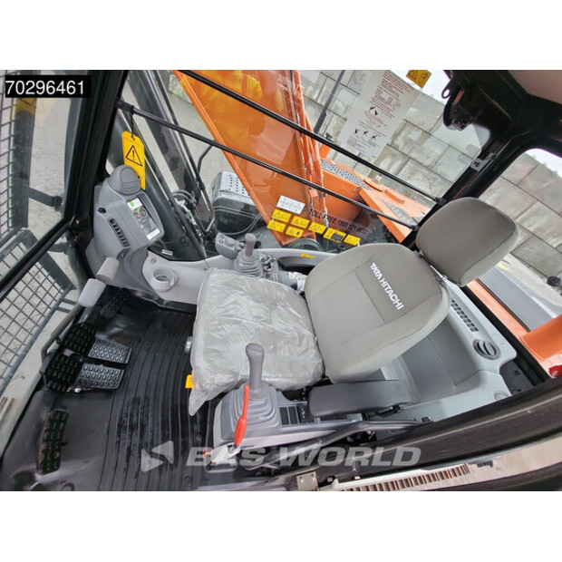 2025 Hitachi ZX220LC-5G-44815678