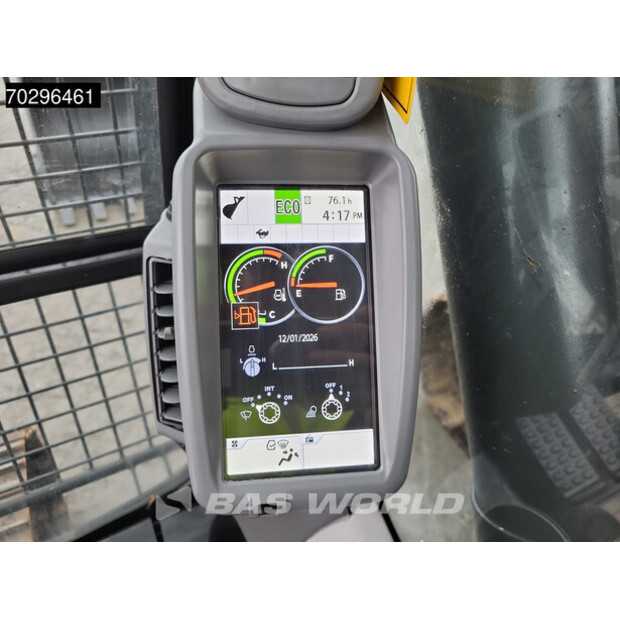 2025 Hitachi ZX220LC-5G-44815682