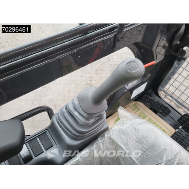 2025 Hitachi ZX220LC-5G-44815683