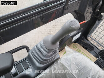 2025-hitachi-zx220lc-5g-1402672-44815683