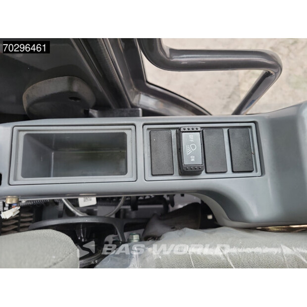 2025 Hitachi ZX220LC-5G-44815684