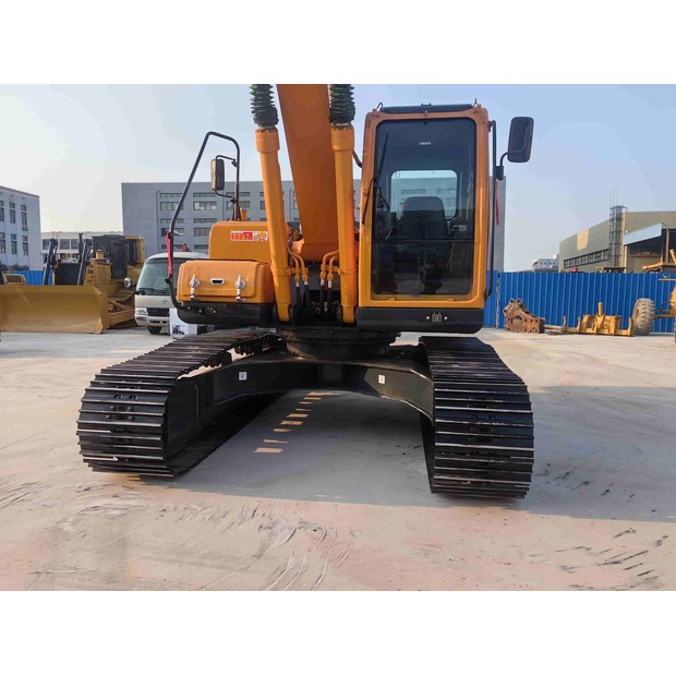 2022 هيونداي R220-9-44816052