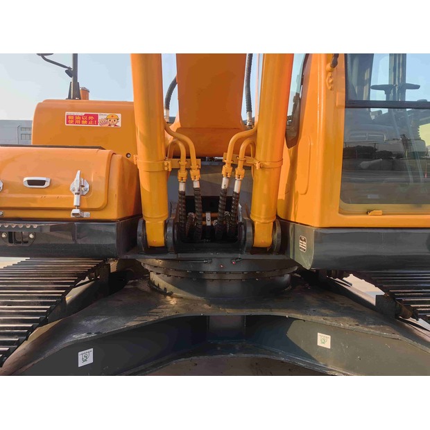 2022 هيونداي R220-9-44816053