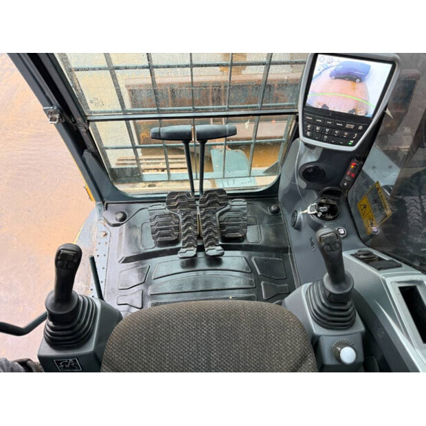 2018 Hyundai HX235LCR-44816527