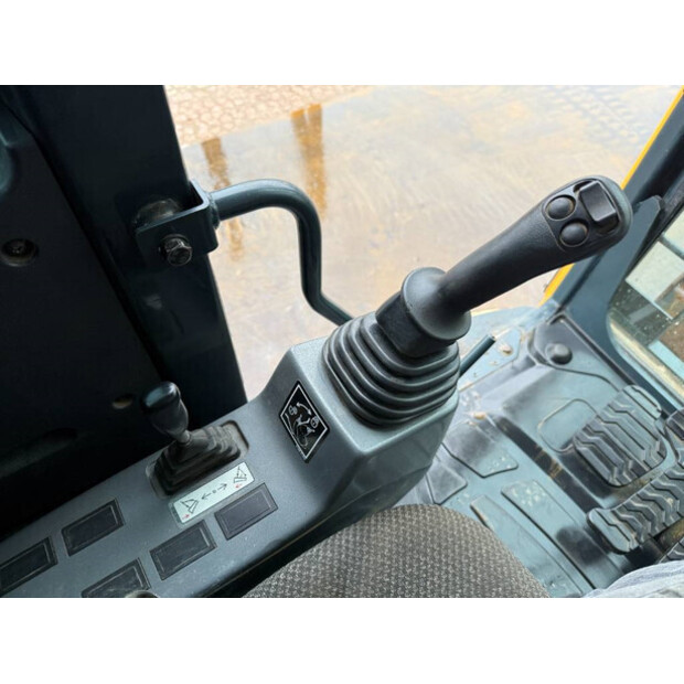 2018 Hyundai HX235LCR-44816531