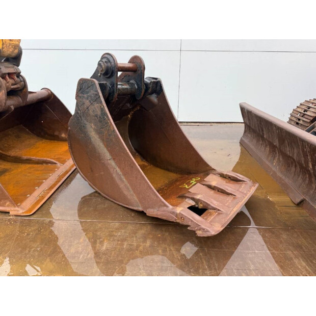 2018 Hyundai HX235LCR-44816544