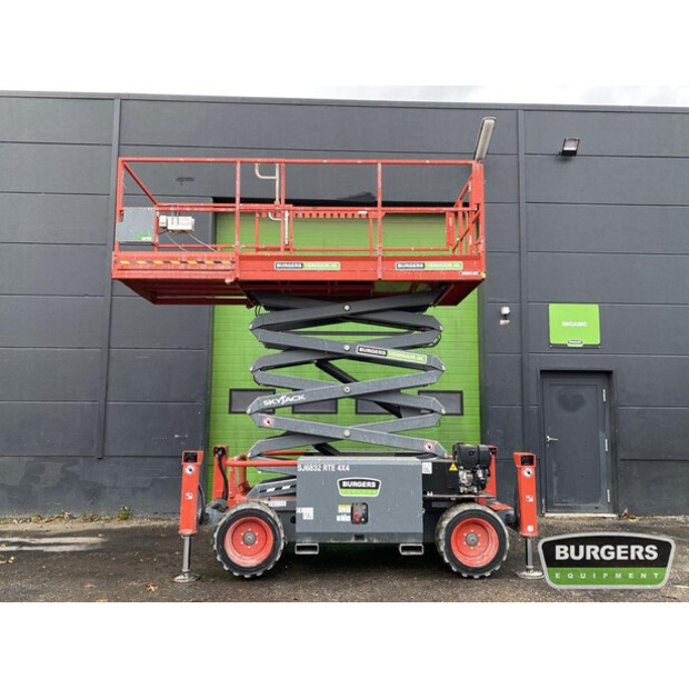 2018 SkyJack SJ6832RTE-44816731