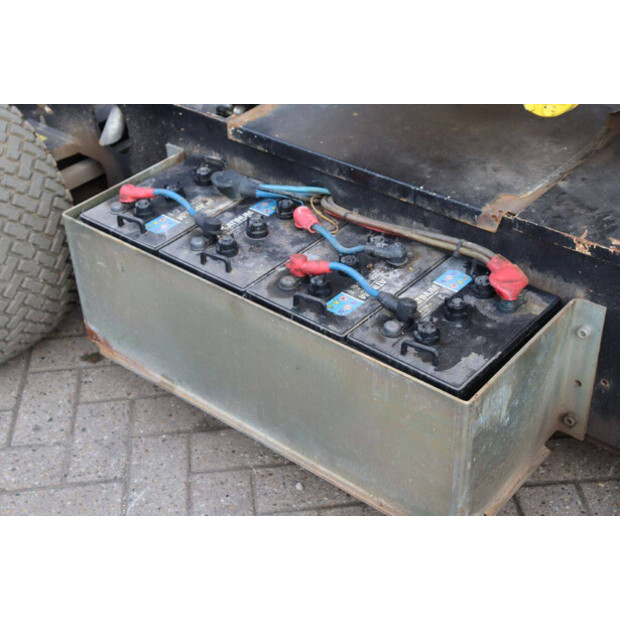 2014 نيفتيليفت HR12NDE-44817220