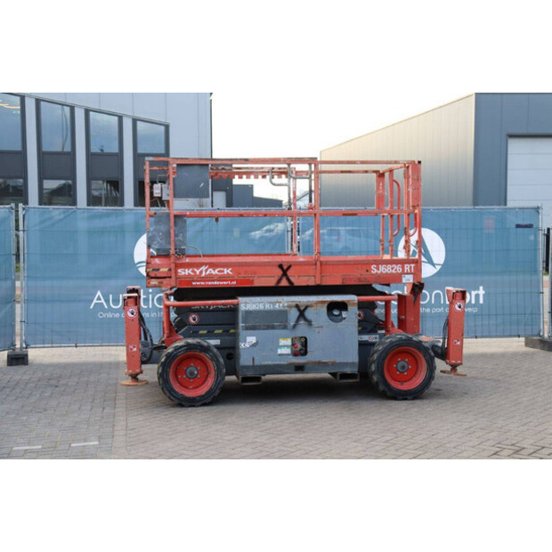 2015 SkyJack SJ6826RT-44817366