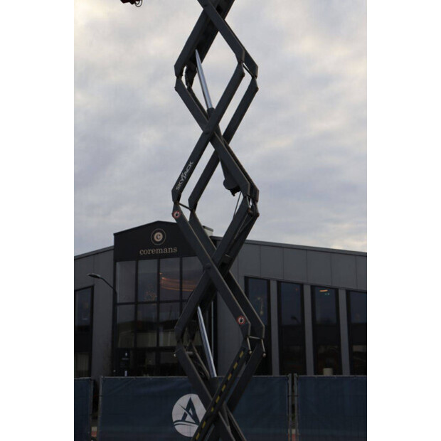 2015 SkyJack SJ6826RT-44817401