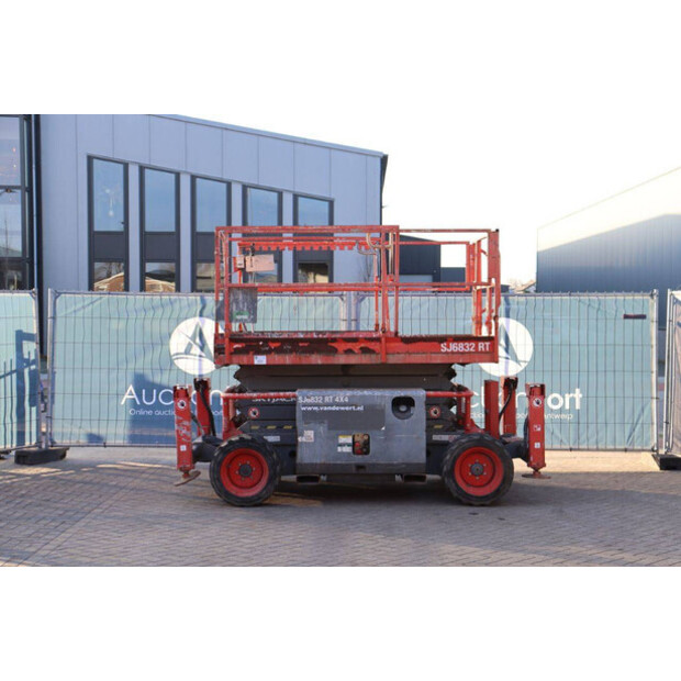 2015 سكايجاك SJ6832RT-44817489