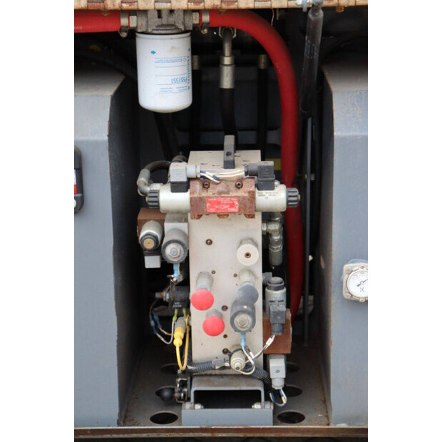 2015 SkyJack SJ6832 RT-44817571