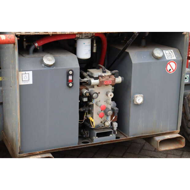 2015 SkyJack SJ6832 RT-44817572