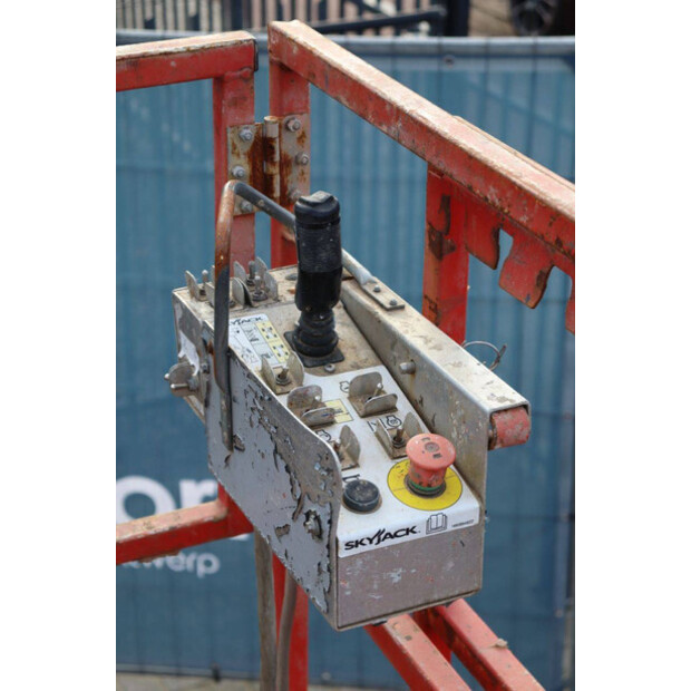 2015 SkyJack SJ6832 RT-44817574