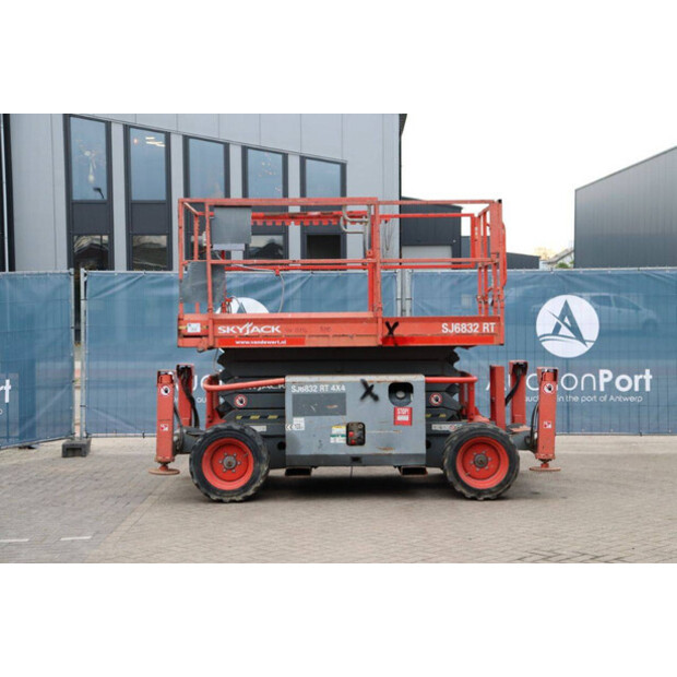 2015 سكايجاك SJ6832RT-44817611