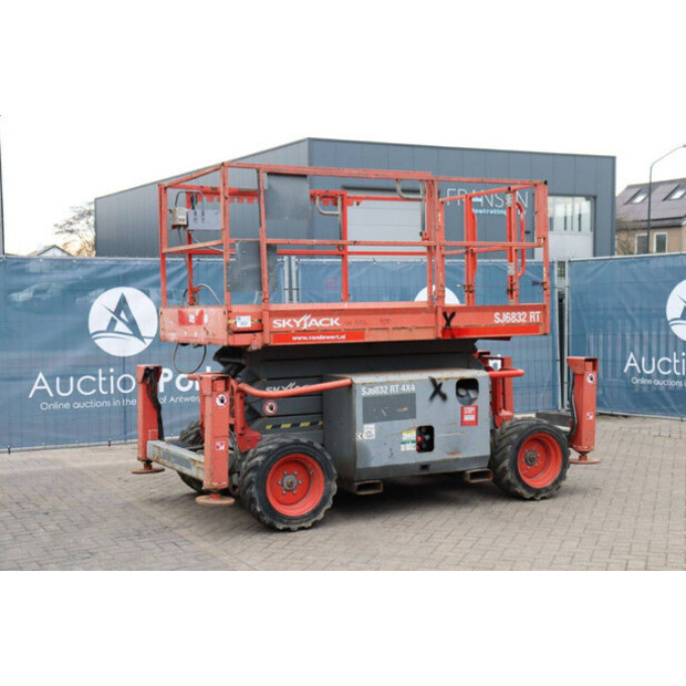 2015 سكايجاك SJ6832RT-44817618