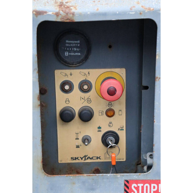 2015 سكايجاك SJ6832RT-44817628