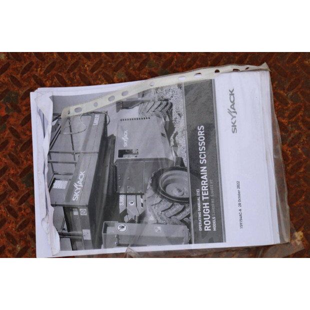 2015 سكايجاك SJ6832RT-44817638