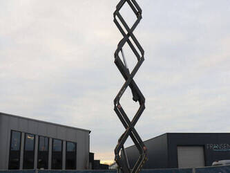 2015-skyjack-sj6832rt-1402728-44817640