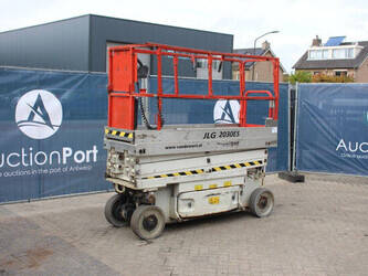 2006-jlg-2030es-1402733-44817777