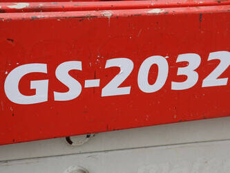 2013-genie-gs-2032-1402736-44817883