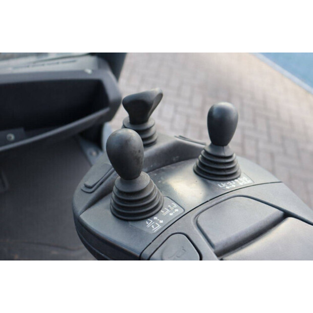 2013 Fenwick-Linde H30D-02-44818252