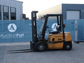 صورة ل رافعات شوكية 1998 يال GDP25TF