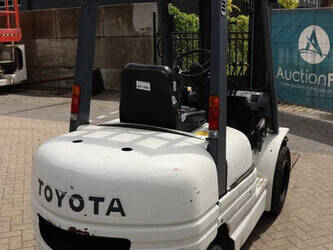 1997-toyota-62-6fdf30-1402756-44818565