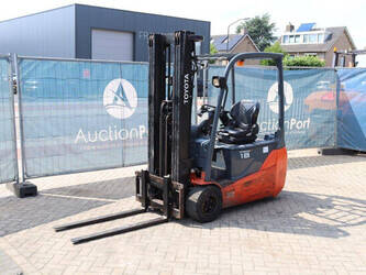 2013-toyota-8fbet18-1402762-44818865