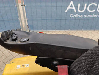 2016-yale-erp16vf-1402765-44819013