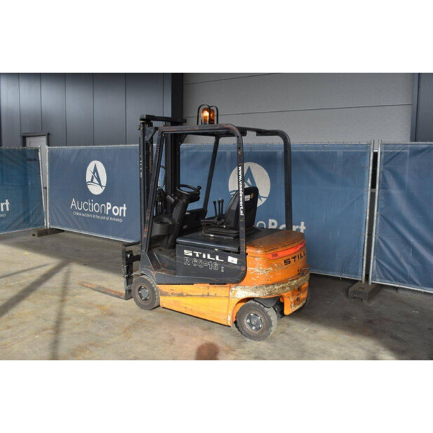 2000 Still R20-16-44819025