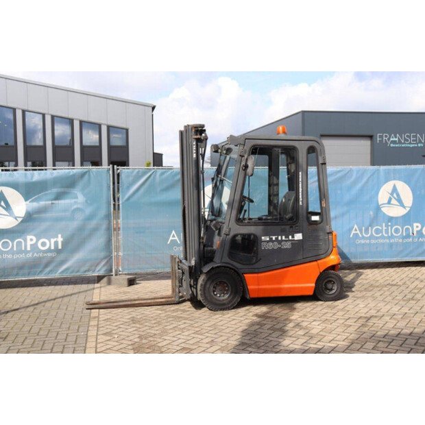 2000 Still R60-25-44819233