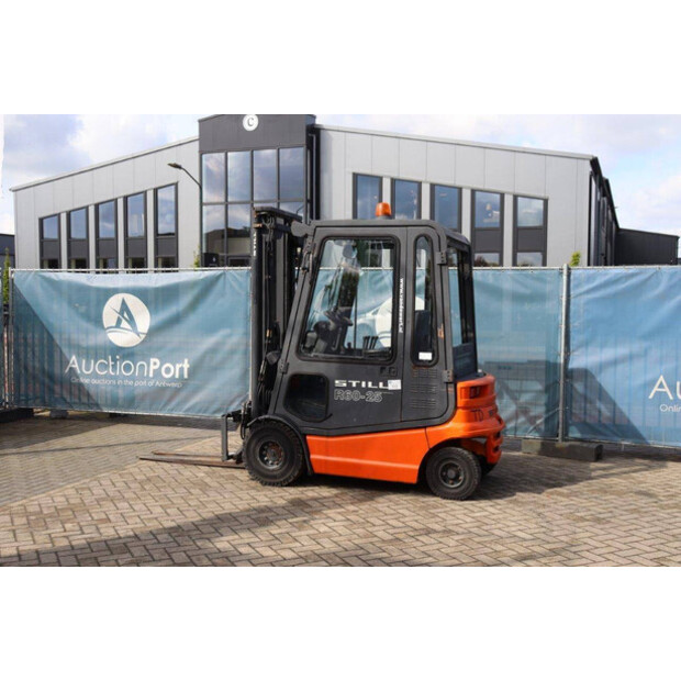 2000 Still R60-25-44819235