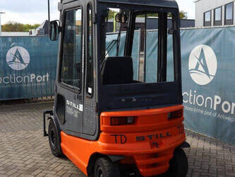 2000-still-r60-25-1402771-44819236