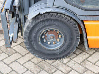 2000-still-r60-25-1402771-44819245